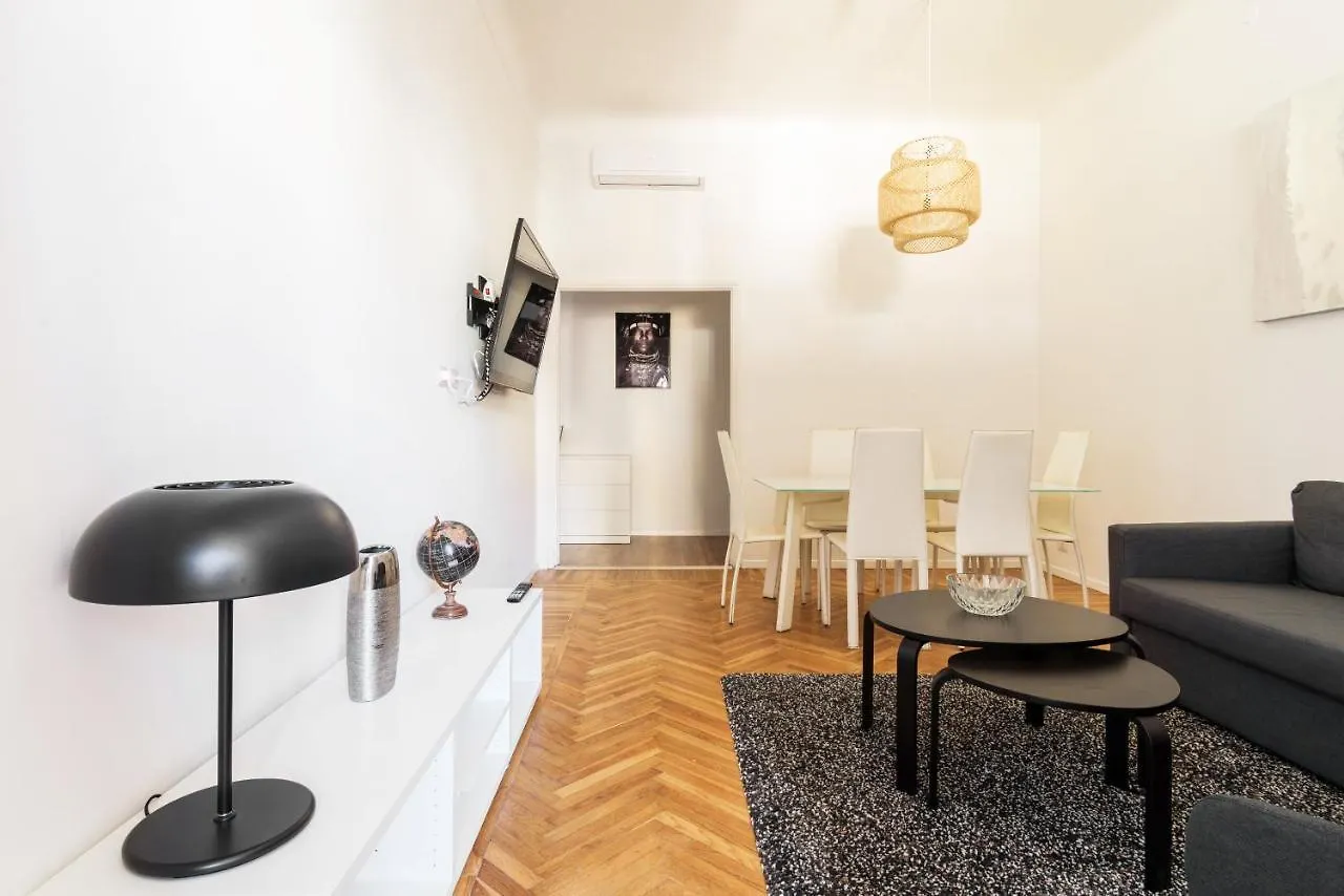 Hemeras Boutique Homes Luxury 4Bdr Close to Duomo Milan