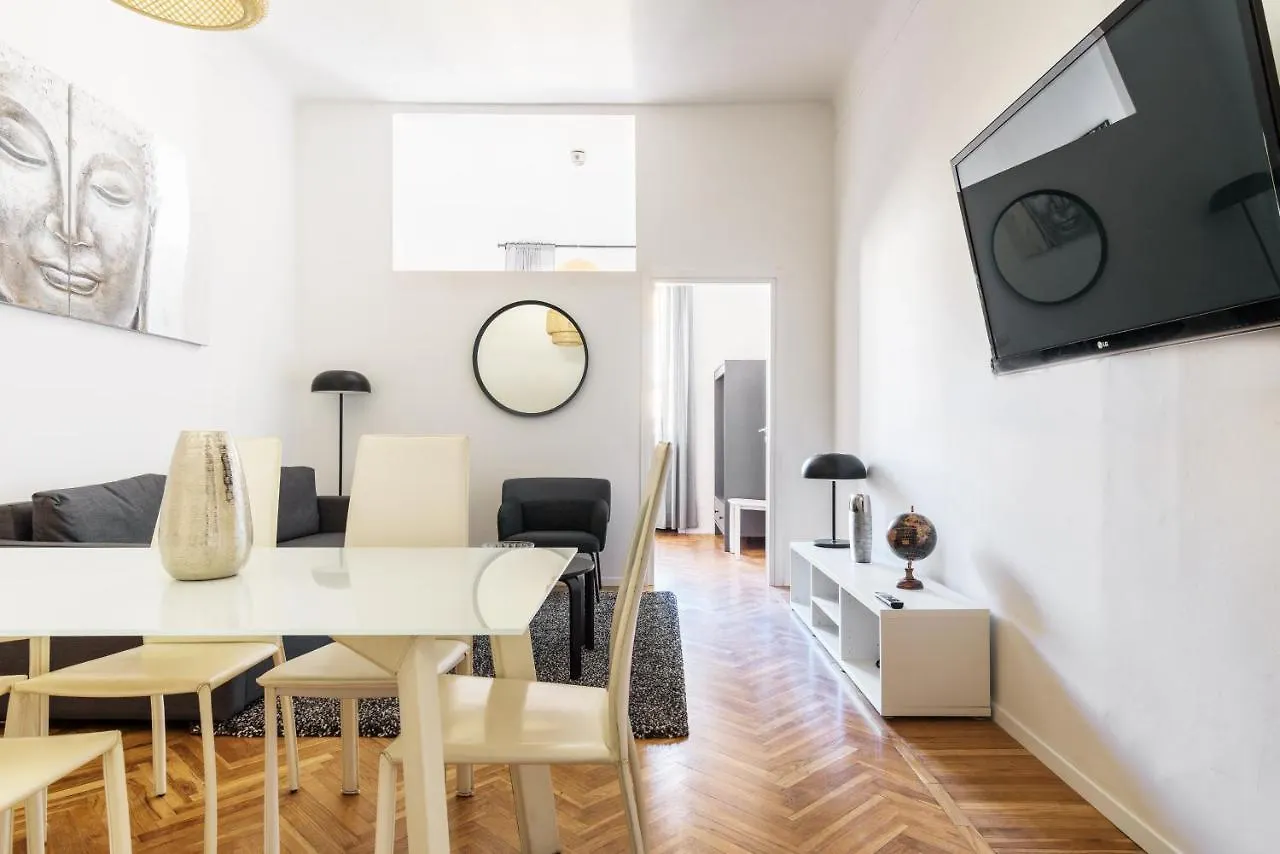 Hemeras Boutique Homes Luxury 4Bdr Close To Duomo Milan 0*,